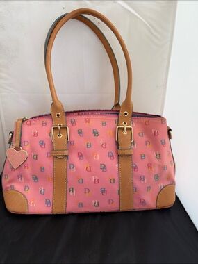 PRISTINE Vintage Dooney & Bourke Y2K Pink Monogram IT Barrel Satchel Bag